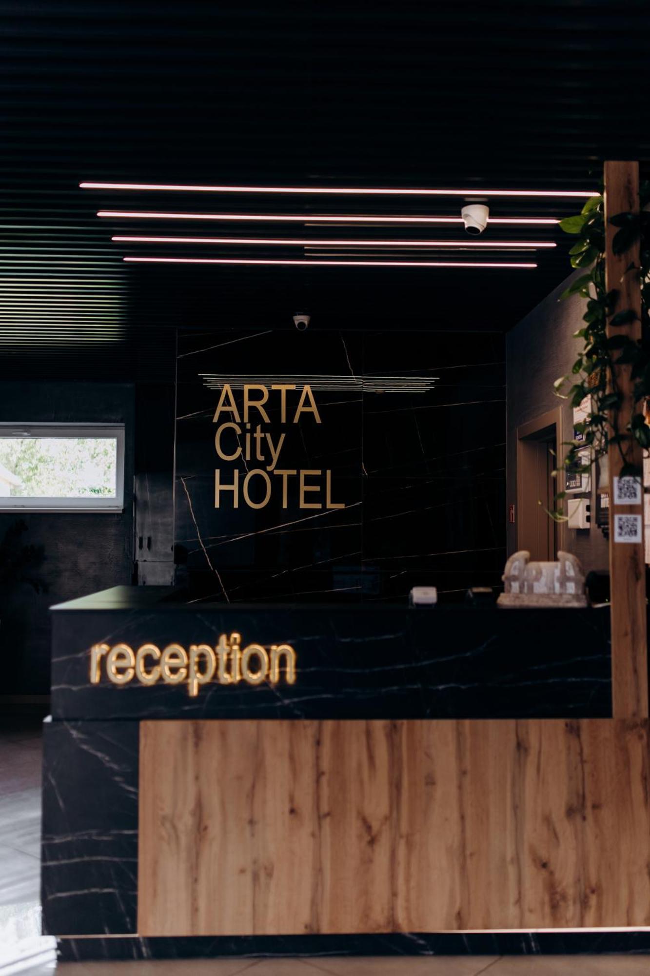 Arta City Hotel Yavoriv  Buitenkant foto